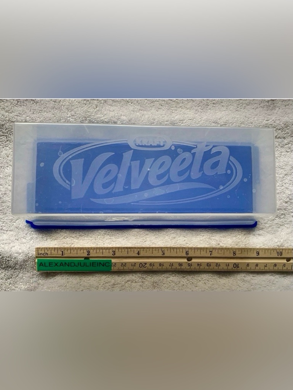 Vintage Kraft Velveeta Cheese Keeper Plastic
Container Storage
Holds 2 Ib block